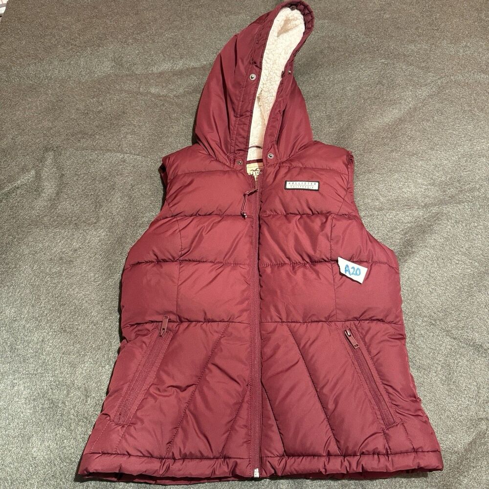 Hollister Womens Puffer Vest M Medium Maroon Warm Sleeveless Hooded Zip Up
